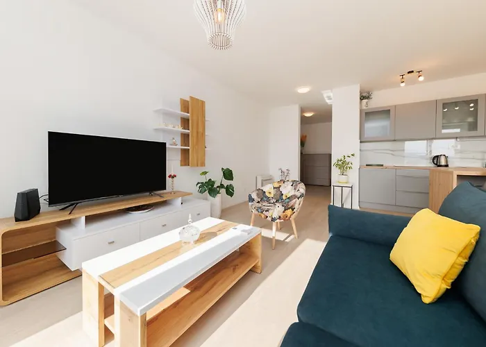 Vibes By Belmont Realty Apartment