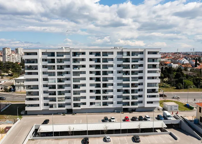 Apartment Vibes By Belmont Realty