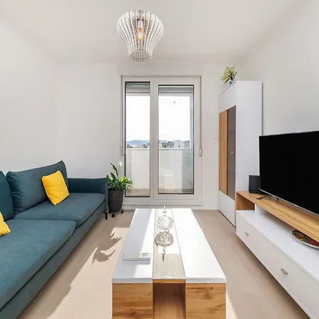 Vibes By Belmont Realty *