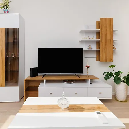 Vibes By Belmont Realty Lägenhet