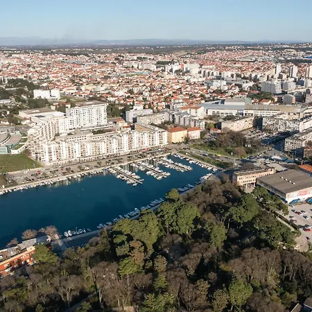 Vibes By Belmont Realty *